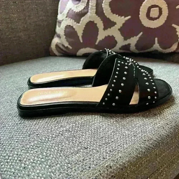 Nine West Grandas Black Faux Leather Sandals with Studs! Size 6.5 - Picture 2 of 6